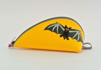 Bleistiftetui mit Fledermaus