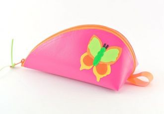 Bleistiftetui mit Schmetterling